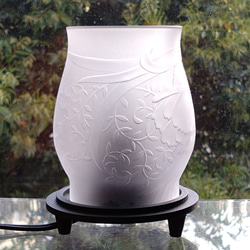 「カーネーション」 サンドブラスト 白 テーブルランプ ミニランプ 火屋(ほや) ランプ台付き 6枚目の画像