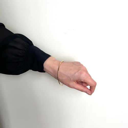 □K18YG クローズドラウンドバングル｜素材-18金イエローゴールド  