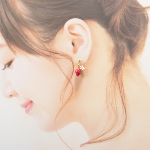 ◇ いちご【ピアス/イヤリング】◇ ピアス（スタッド・一粒