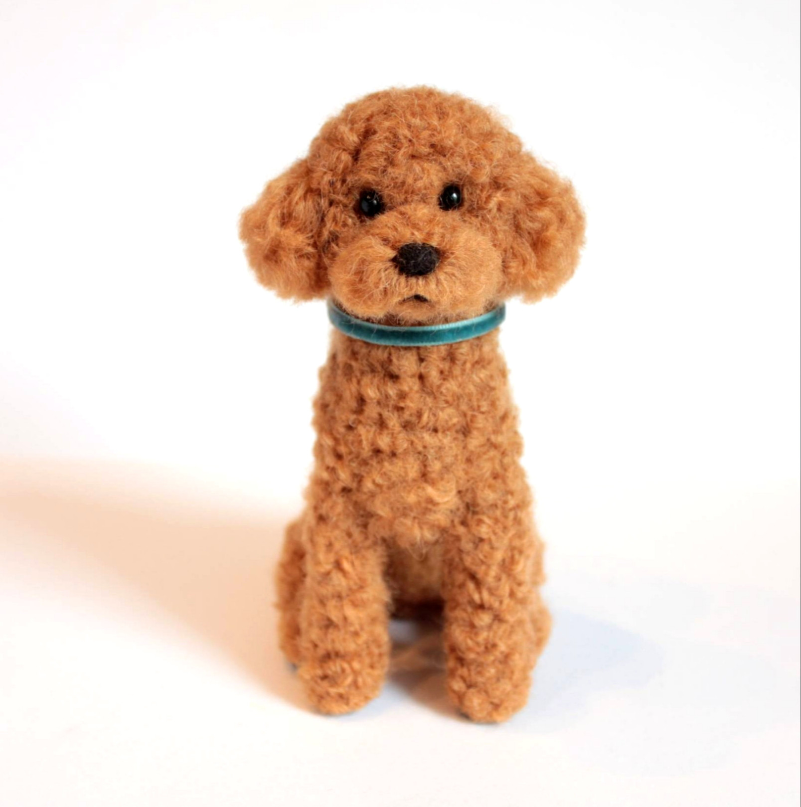 小さいけれどトイプードル(ダークレッド)