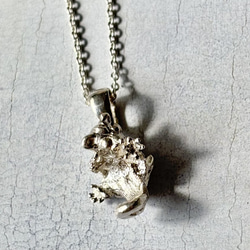 コロンと丸くフクロモモンガのネックレス 9枚目の画像