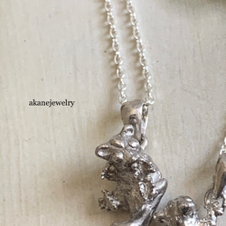 コロンと丸くフクロモモンガのネックレス 2枚目の画像