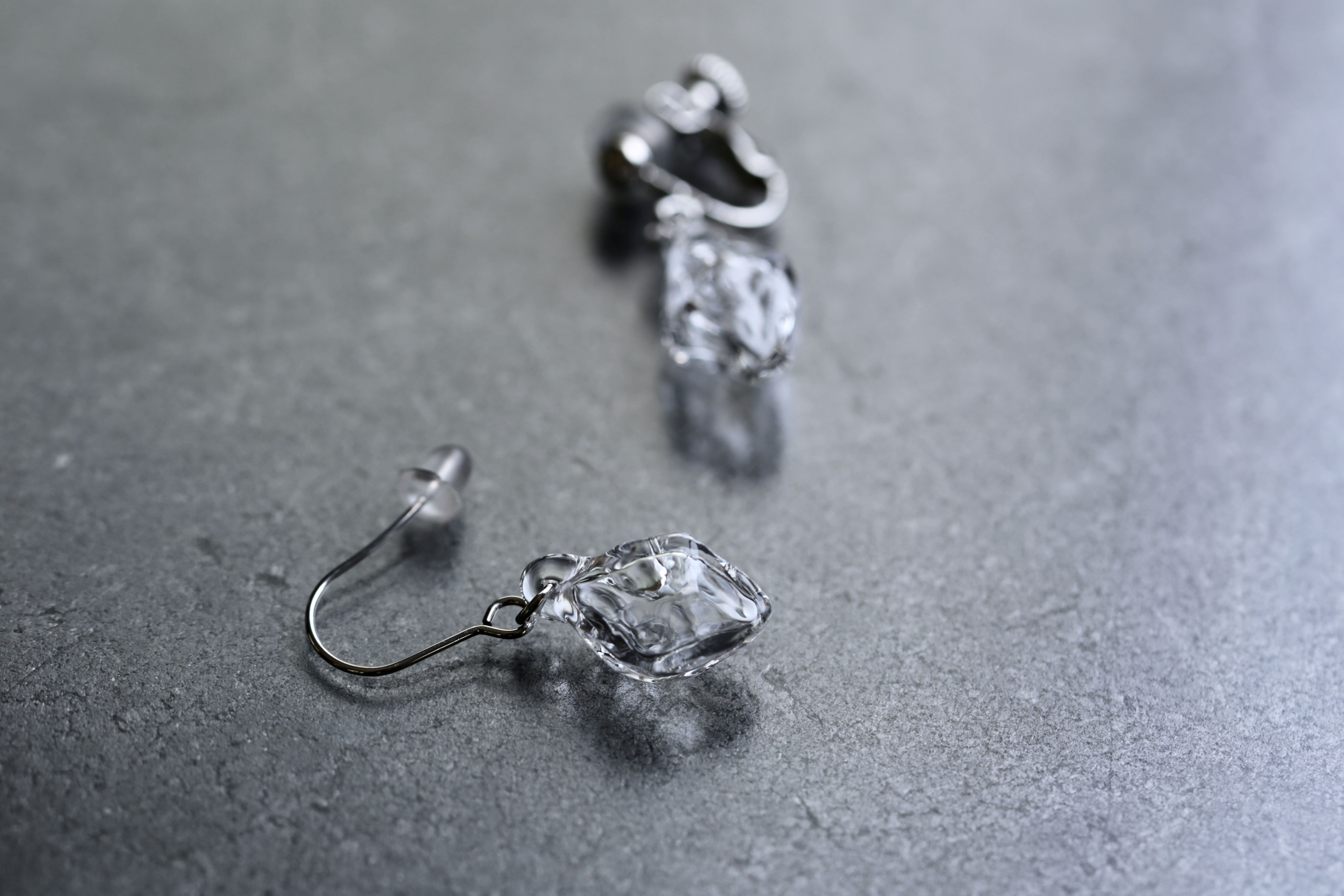 こぼれないアロマピアス Ice【ｻｰｼﾞｶﾙｽﾃﾝﾚｽ】