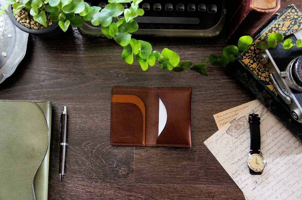 【新年・節目に】20枚収納 本革名刺入れ◆転職・就職祝い◆名刺交換スムーズL型ポケット付き◆刻印◆ラッピング・送料無料◆