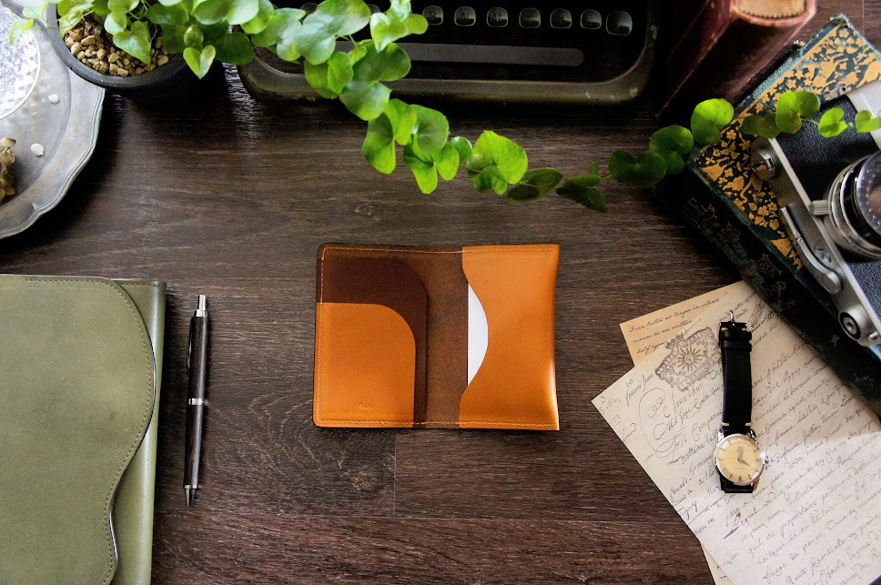 【新年・節目に】40枚収納 本革名刺入れ◆転職・就職祝い◆名刺交換スムーズL型ポケット付き◆刻印◆ラッピング・送料無料◆