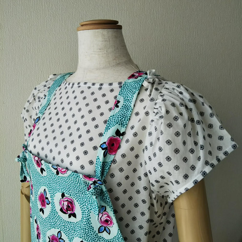 オックスプリント生地を使った小型犬サイズラグランスリーブシャツ犬服