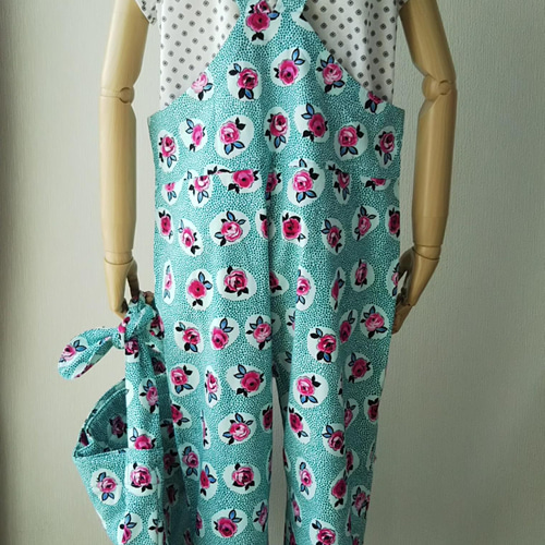 オックスプリント生地を使った小型犬サイズラグランスリーブシャツ犬服