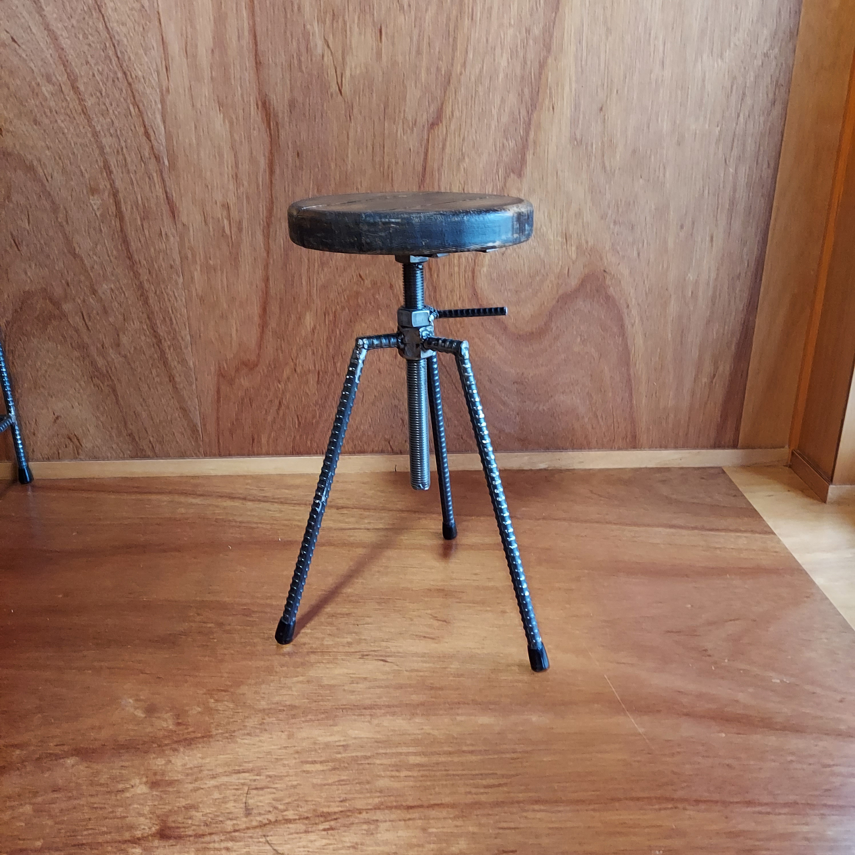 家具職人が作るレトロなスツール　高さ43㎝　ハンドメイド