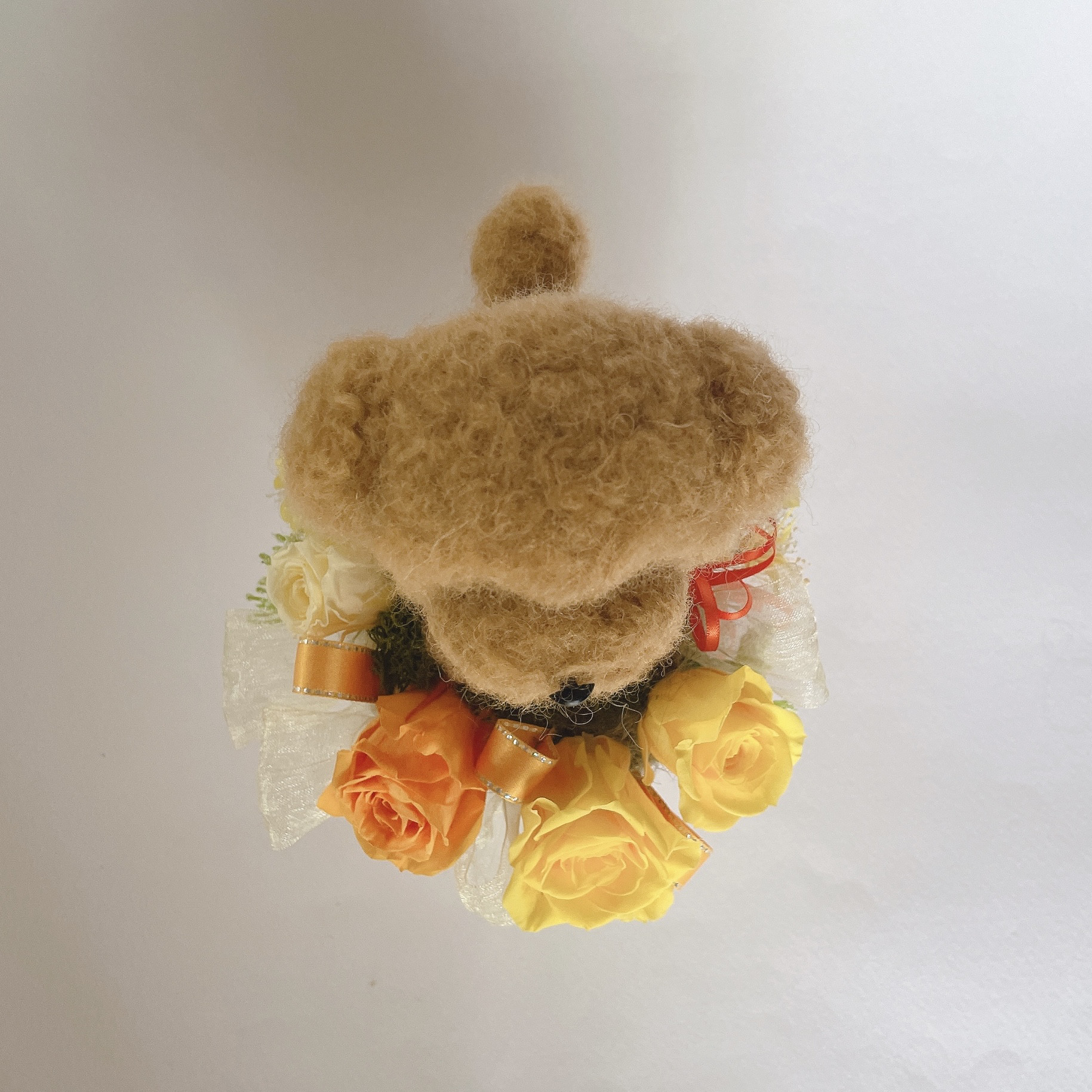 トイプードル（レッド）のプリザーブドフラワーアレンジメント（イエロー）　犬　花　母の日