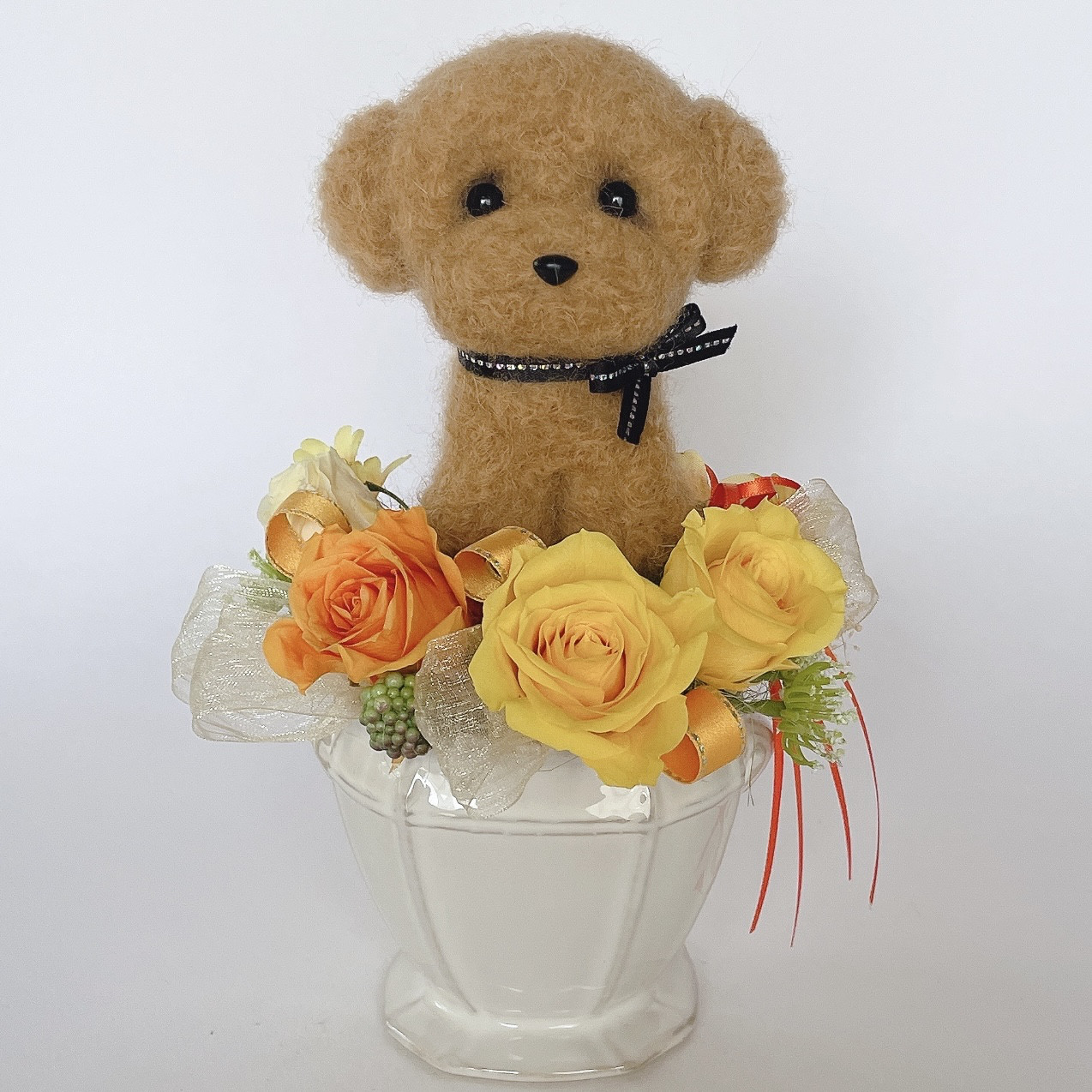 トイプードル（レッド）のプリザーブドフラワーアレンジメント（イエロー）　犬　花　母の日