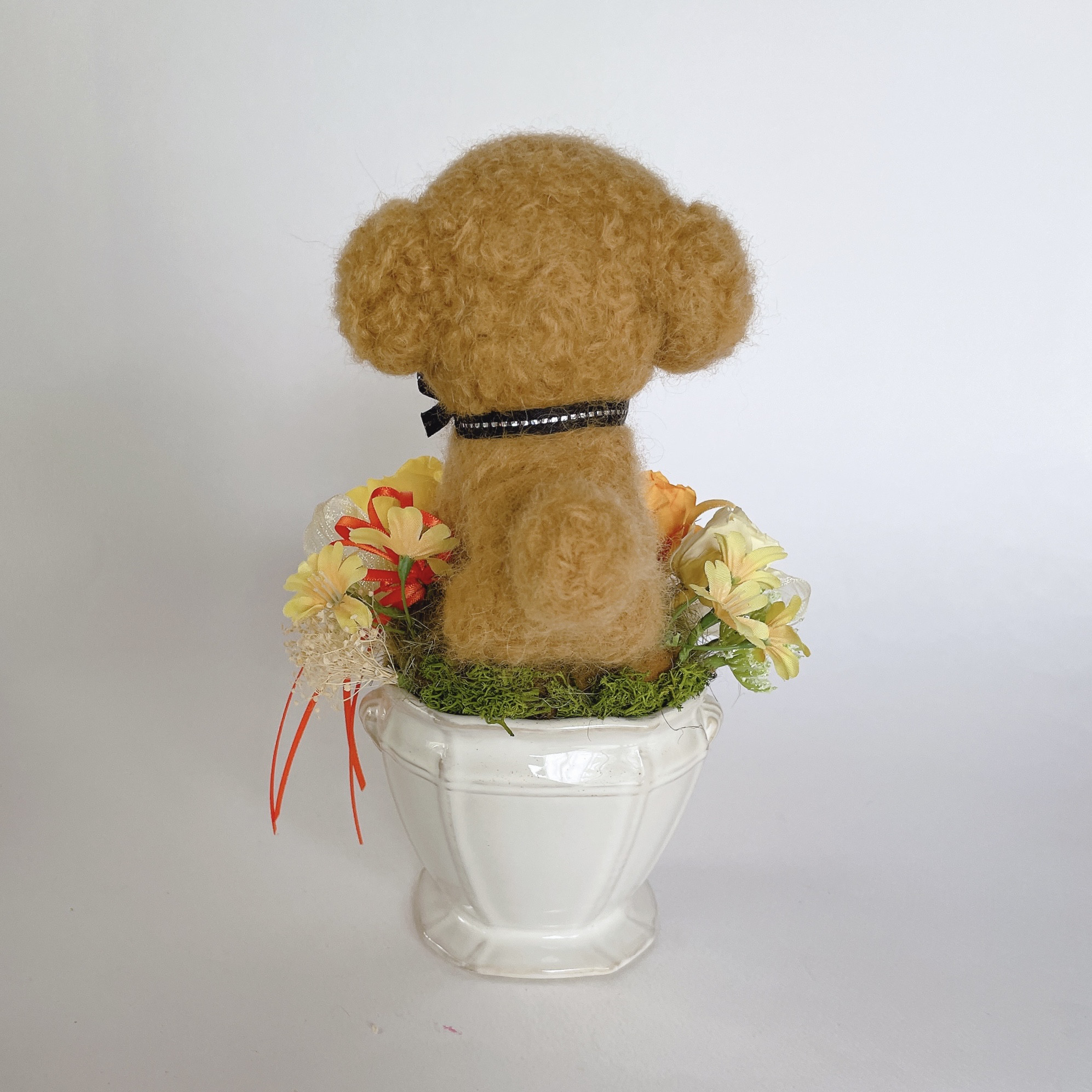 トイプードル（レッド）のプリザーブドフラワーアレンジメント（イエロー）　犬　花　母の日