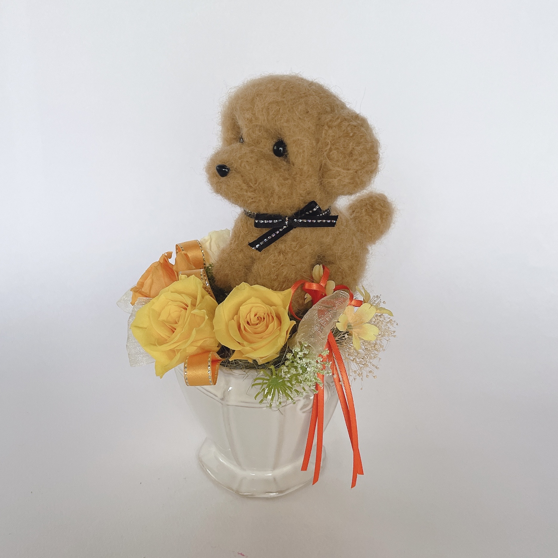 トイプードル（レッド）のプリザーブドフラワーアレンジメント（イエロー）　犬　花　母の日