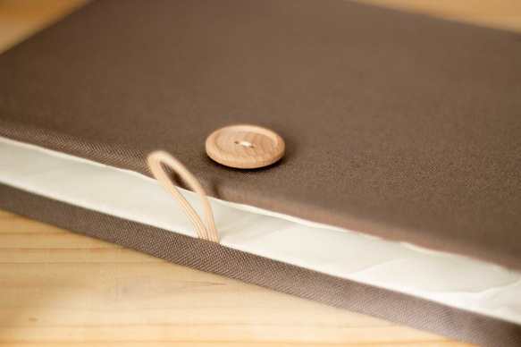 簡約鋼灰色 PC 外殼筆記型電腦 Macbook 外殼 第2張的照片