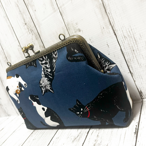 猫柄 がま口バッグ ショルダー紐付き ハンドメイド ショルダーバッグ