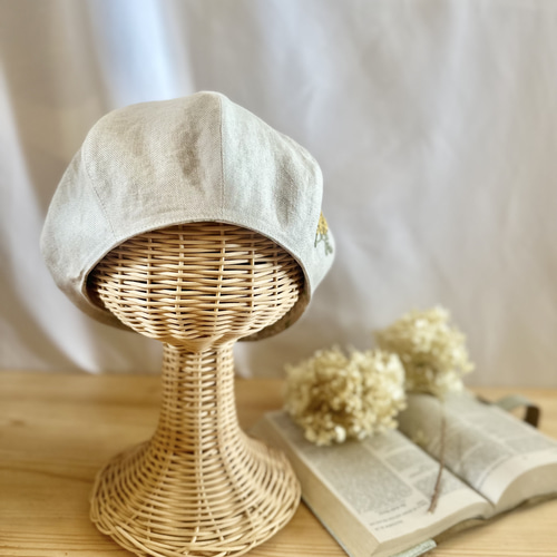 大人】フレンチリネンのミモザ手刺繍 ベレー帽 春夏秋 麻 リンクコーデ