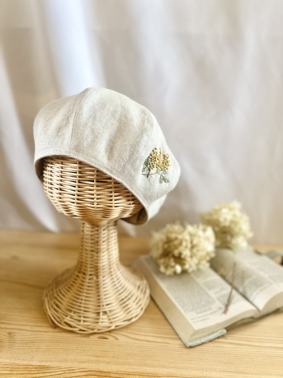 【大人】フレンチリネンのミモザ手刺繍 ベレー帽　春夏秋　麻　リンクコーデ 7枚目の画像