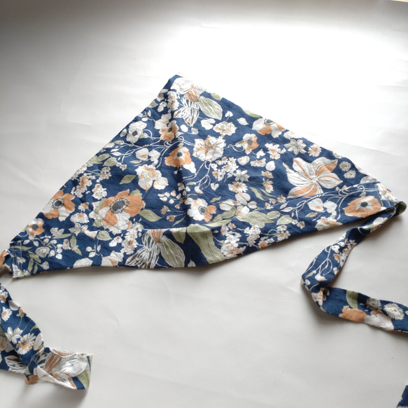 花柄ジャパンリネンの三角巾 3枚目の画像