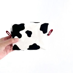 ♡存在感たっぷり♡モノトーンカラーの牛さん♡ミニ ポーチ 10枚目の画像