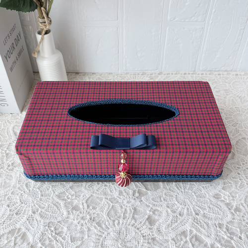 ☆新品未使用☆ファミリア ティッシュカバー（ケース）赤チェック柄 レア ☆新品未使用☆ファミリア ティッシュケース赤チェック柄 リア