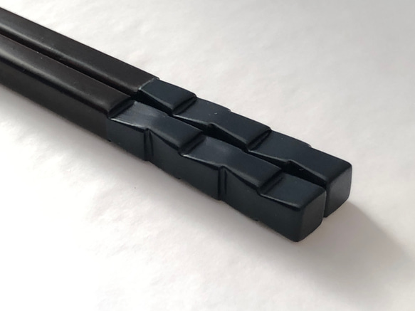 箸　市松　勝色×溜塗（長さ23㎝） 1枚目の画像