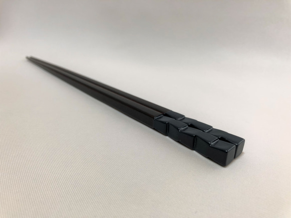 箸　市松　勝色×溜塗（長さ23㎝） 3枚目の画像