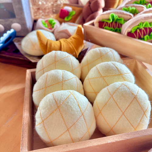 おままごと☆フェルトのパン&三角ケーキ屋さん おもちゃ・人形 banana