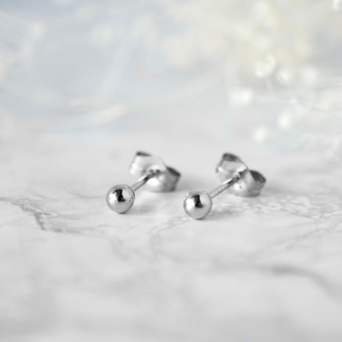 プチっと小さなシルバーボールピアス (silver925)つけっぱなし プチっと小さなシルバーボールピアス (silver925)つけっぱなし