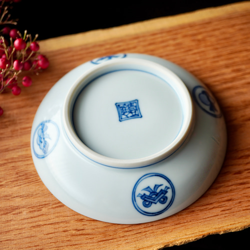 再販】染付宝紋銘々皿 約12.3cm 小皿 ittou 通販 9414570 再販】染付宝紋銘々皿 約12.3cm 小皿 ittou 通販 9414570
