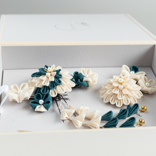 髪飾り つまみ細工 青 金 白 豪華 22点 成人式 振袖 七五三 つまみ細工 髪飾り 白 青碧 成人式 卒業式 結婚式 七五三 753