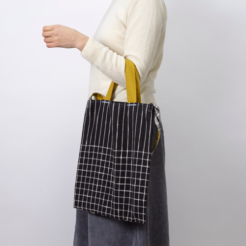 白黒チェックのトートバック／手提げ／インド綿×からし色 トートバッグ