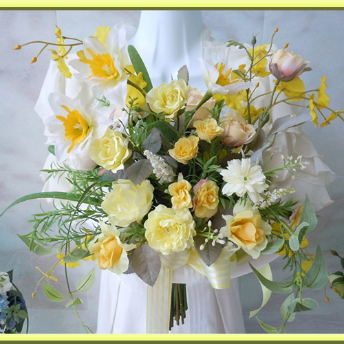 週末限定SALE】イエロー×ホワイト クラッチブーケ 結婚式 前撮り 造花