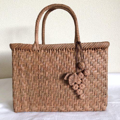 国産 山葡萄 バックチャーム(ぶどう)【受注製作】 バッグ 国産 山葡萄 バックチャーム(ぶどう)【受注製作】 バッグ