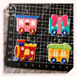 YX17 汽車　4枚入　スマホシール/刺繍アイロンワッペン／両用タイプ　 2枚目の画像