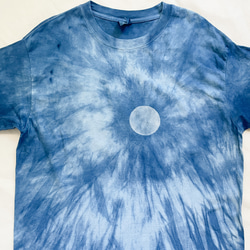 送料無料 MOONLIGHT Tシャツ1 月光 藍染 絞り染　オーガニックコットン使用　 2枚目の画像