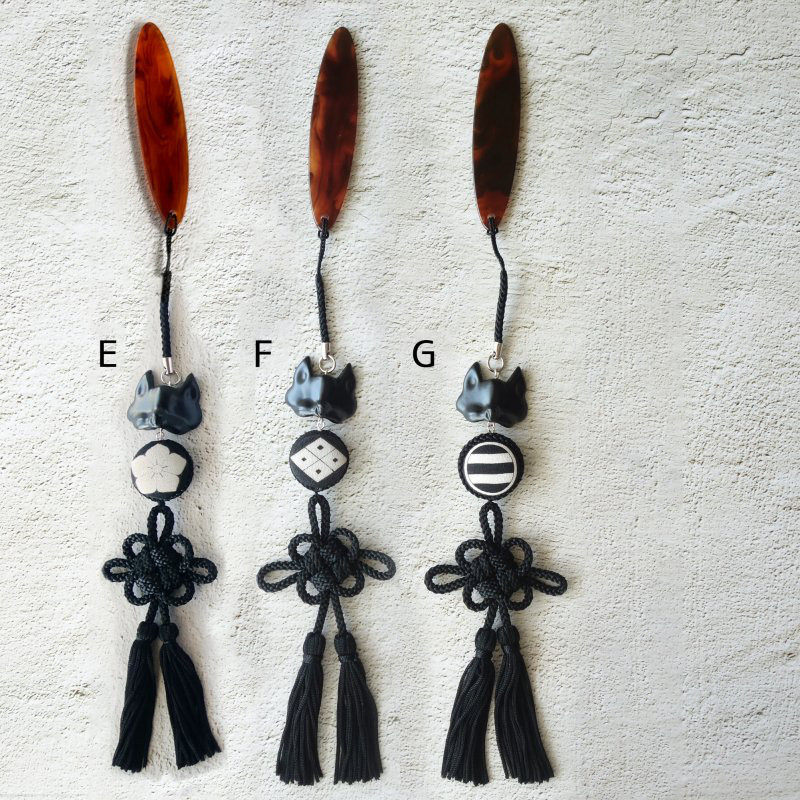 帯飾り 黒狐面 菊結びタッセル 家紋つなぎパーツ / 帯飾りプレート付き