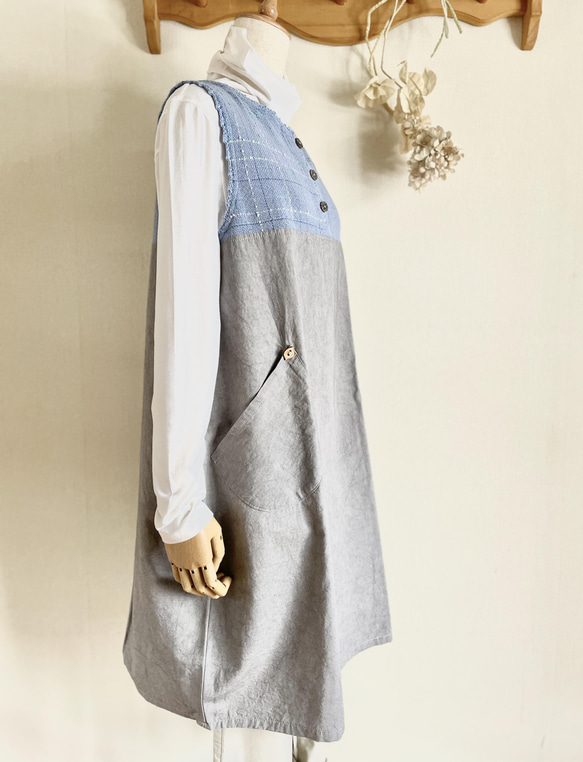 手織りとハーフリネンのバルーンジャンバースカート（グレイッシュ水色M～Lサイズ） 13枚目の画像
