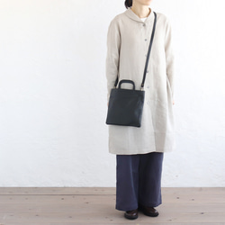 大人気！大人のサコッシュ2wayレザーショルダーバッグ 長財布も入る Square/L 旅行に（ブラック）. 4枚目の画像
