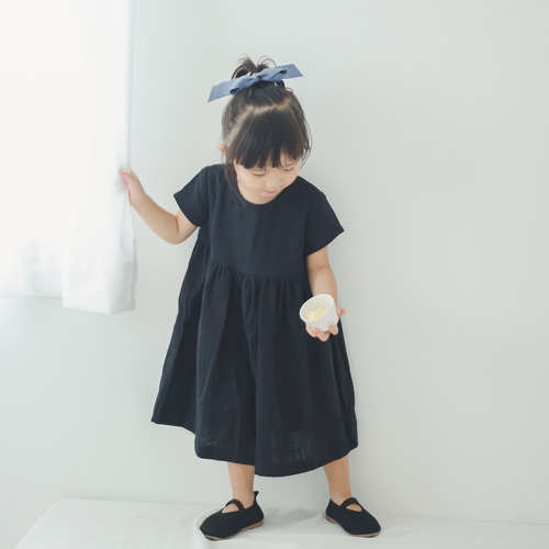 【新品】Familiar 半袖ワンピ 80cm 半袖 ブラックのナチュラルワンピース《80〜130cm》女の子