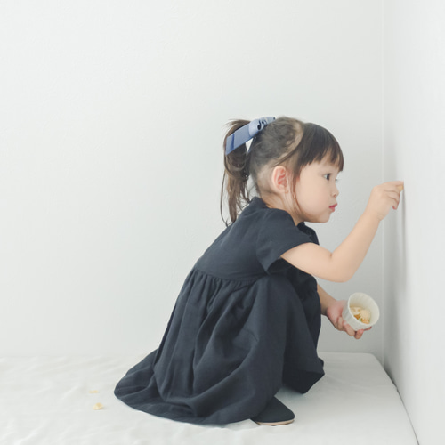 半袖 ブラックのナチュラルワンピース《80〜130cm》女の子