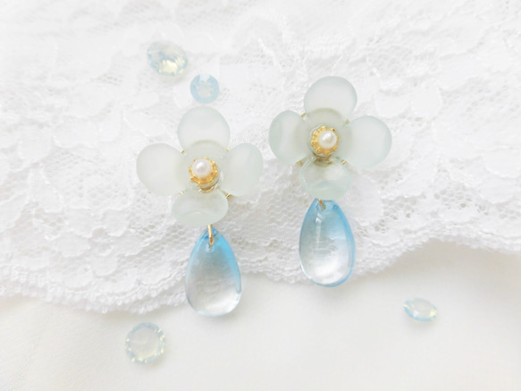 あじさいと雨の雫ピアス (pierced earrings） 1枚目の画像