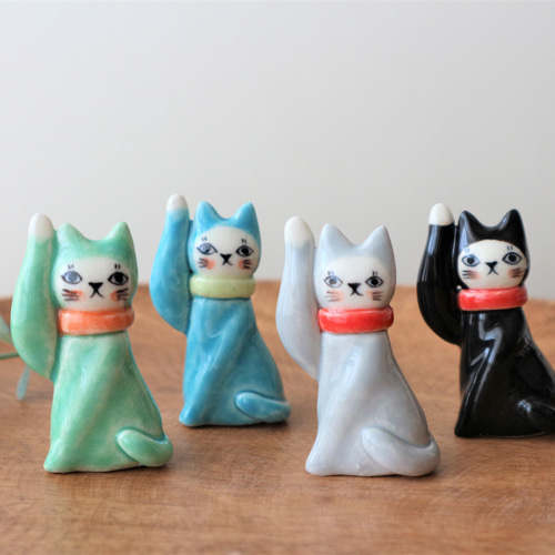 ブロンズ製の招き猫　フランスアンティーク ブロンズ製の招き猫 フランスアンティーク ブロンズ製の招き猫