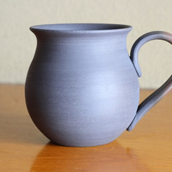 備前焼の丸いかわいいマグカップ（ブルーグレー） 1枚目の画像