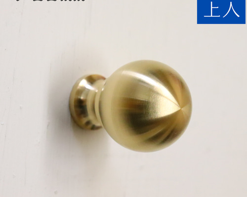 【新品・未使用】　キャビネット　アンティーク金取っ手　 収納　チェスト 新品・未使用】 キャビネット アンティーク金取っ手 収納