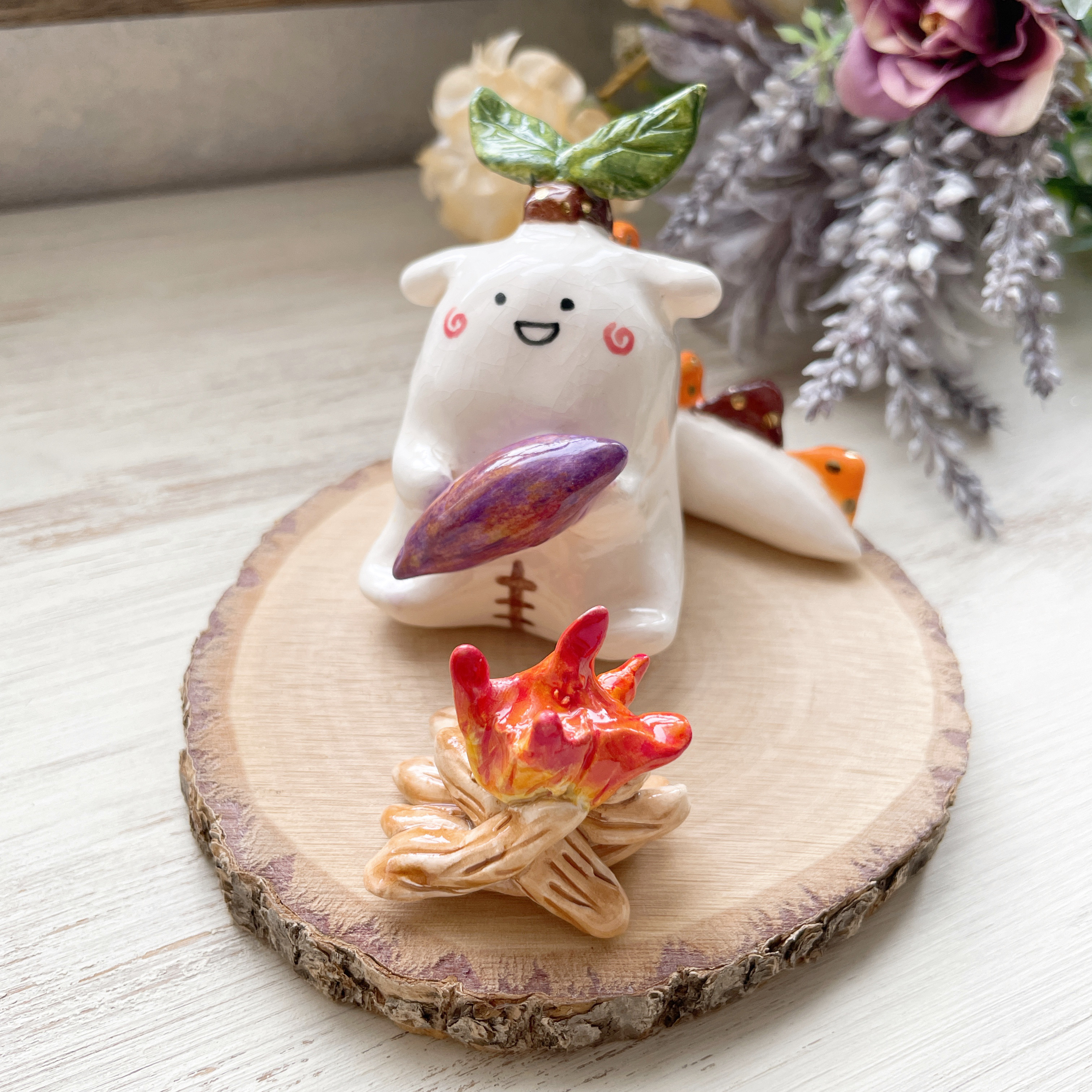 【新作】ぴーすこ君陶人形 焚き火で焼き芋/恐竜 サツマイモ 4,650円