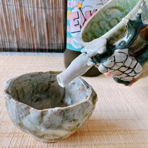 妖怪好きへのプレゼントに】カッパがお酌してくれる片口（酒器） 妖怪