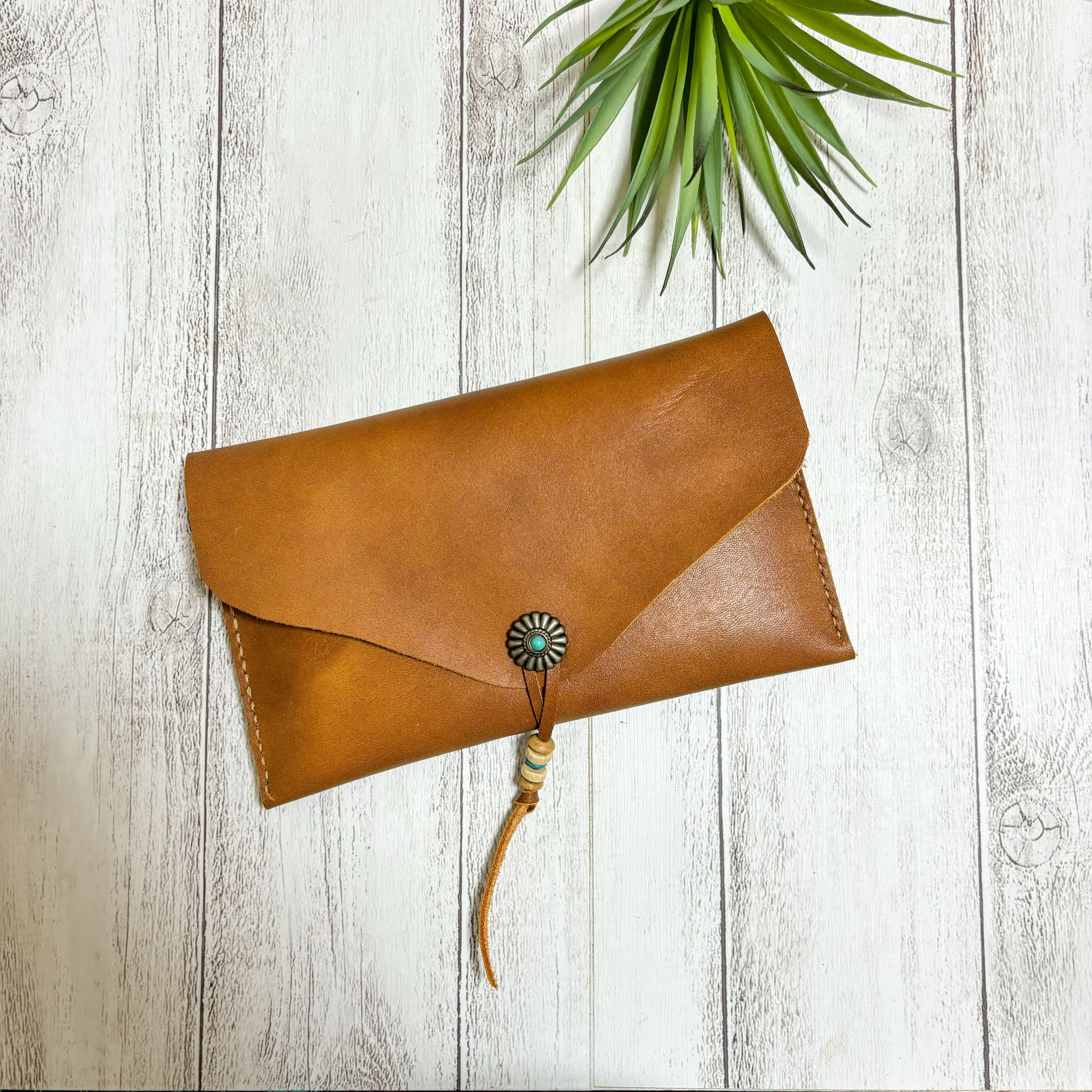 通帳ケース　革　ターコイズ　コンチョ　キャメル　ヴィンテージ   レザー　通帳ポーチ　マルチケース