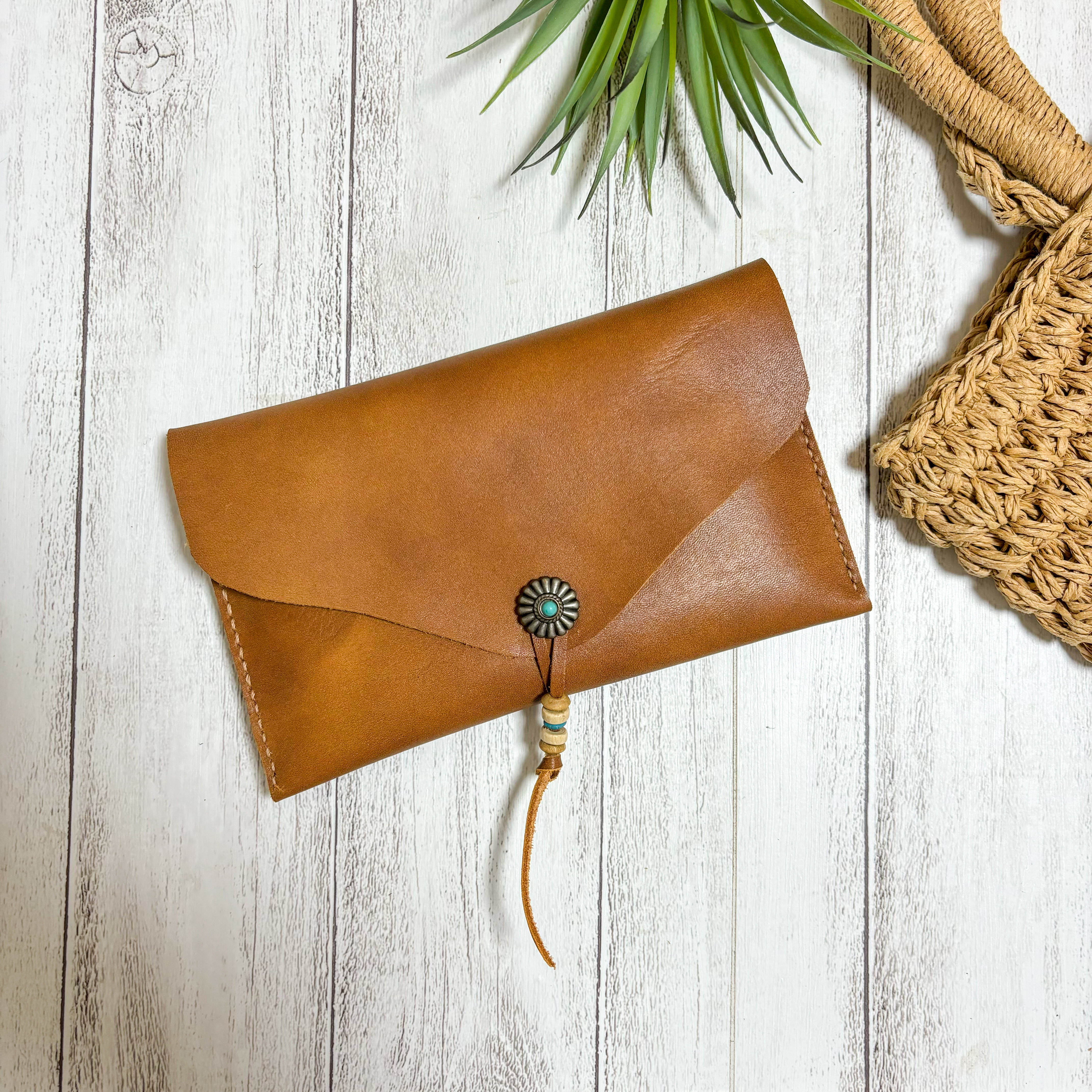 通帳ケース　革　ターコイズ　コンチョ　キャメル　ヴィンテージ   レザー　通帳ポーチ　マルチケース