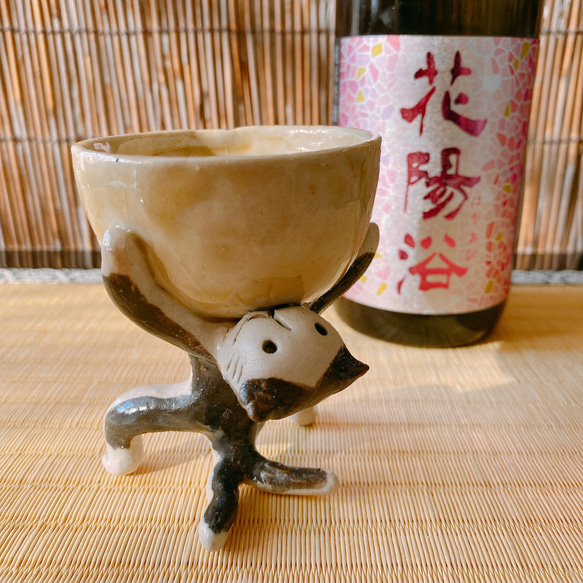 [聖誕禮物] Nekomata 酒杯般的高腳妖怪陶器，以背摔的姿勢掀起怒吼 第1張的照片