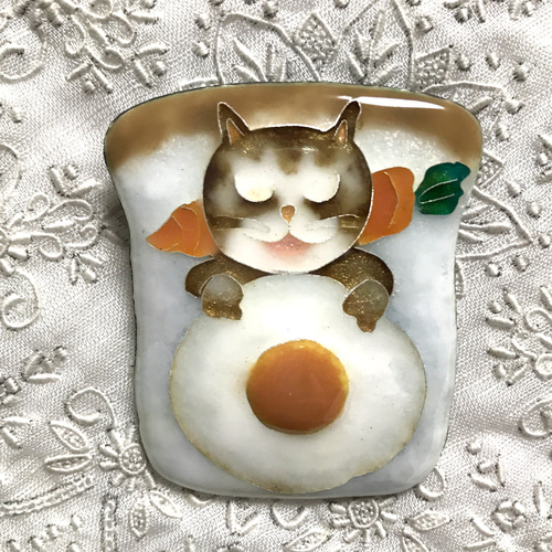 手作り七宝焼 ハチワレねこのブローチ 銀線と銀箔 銀七宝 伝統