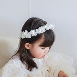 【送料無料】ベビー　キッズ　花冠　~純白~  花かんむり　はなかんむり　結婚式　子供用　誕生日　バースデー　リングガール 3枚目の画像